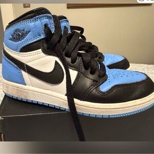 Nike Kids Sneakers - Black, Blue, and White